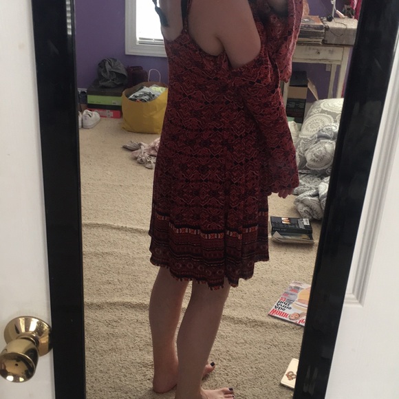 NWOT Cold shoulder boho dress - Picture 3 of 8